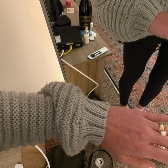 CUTEST SWEATER EVER! - Picture 5 of 8